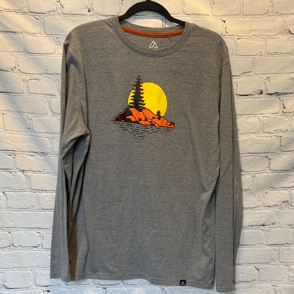 Alpine Design Gray Long Sleeve with Graphic Sunset Print Large